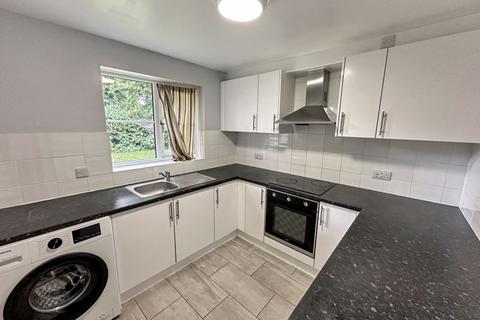 2 bedroom flat for sale, Troutbeck Close, Slough, SL2