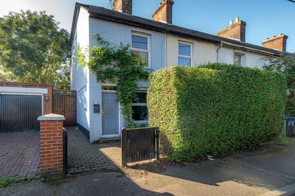 Island Road, Sturry, CT2 2 bed cottage for sale £250,000