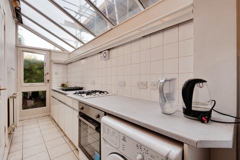 2 bedroom terraced house to rent, Junction road, W5