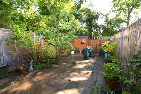 21 Carrington Square, Harrow, HA3 6TF