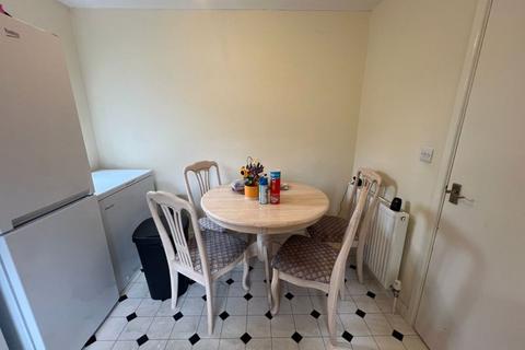 4 bedroom detached house to rent, St. Teresas Court, Bristol