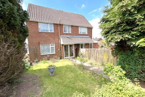 4 bedroom semi-detached house for sale, Roundhills Road, Halesowen B62