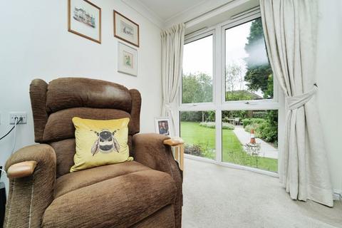 1 bedroom flat for sale, Oyster Lane, Byfleet KT14