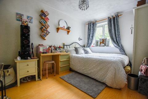 3 bedroom end of terrace house for sale, Harvesters Close, Rainham, Gillingham, Kent