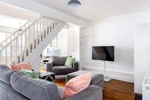 57 Warwick Road, Twickenham, TW2 6SW