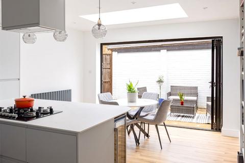 57 Warwick Road, Twickenham, TW2 6SW