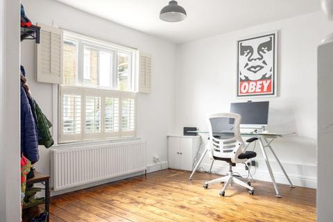 57 Warwick Road, Twickenham, TW2 6SW