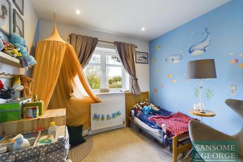 8 Gilbert Close, Padworth, Reading, RG7 5FR