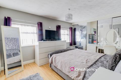 2 bedroom semi-detached house for sale, Yateley Close, Stoke-on-Trent ST2