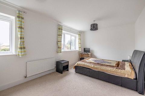 27 Homers Road, Windsor, SL4 5RG