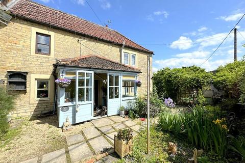 2 bedroom character property for sale, Shurnhold, Melksham, Wiltshire, SN12 8DG