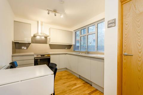 3 bedroom flat to rent, Carnarvon Road, Stratford, London, E15