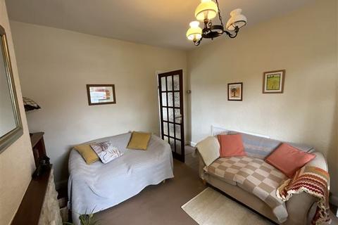 62 Maple Grove, Sheffield, S9 4AR
