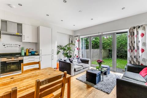 4 bedroom house for sale, Imperial Close, Willesden Green