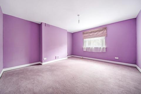 2 bedroom house for sale, Southend Crescent, London