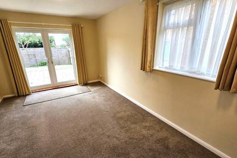 2 bedroom flat to rent, Woodleigh, WR10 2AN