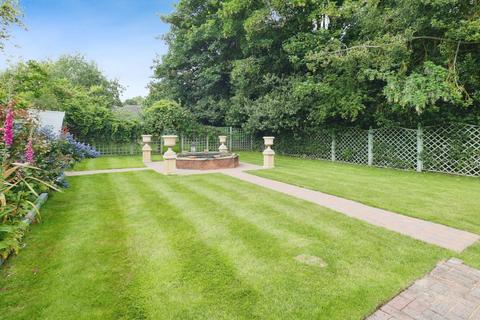 6 Bishops Road, Sutton Coldfield, B73 6HX