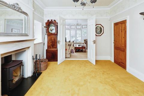 6 Bishops Road, Sutton Coldfield, B73 6HX