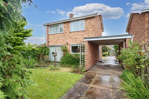 3 bedroom detached house for sale, Walmer Road, Lowestoft