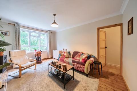 2 bedroom flat for sale, Tinshill Avenue, Cookridge, LS16
