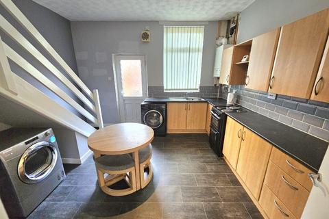 2 bedroom terraced house to rent, Charles Street, Farnworth, Bolton, BL4