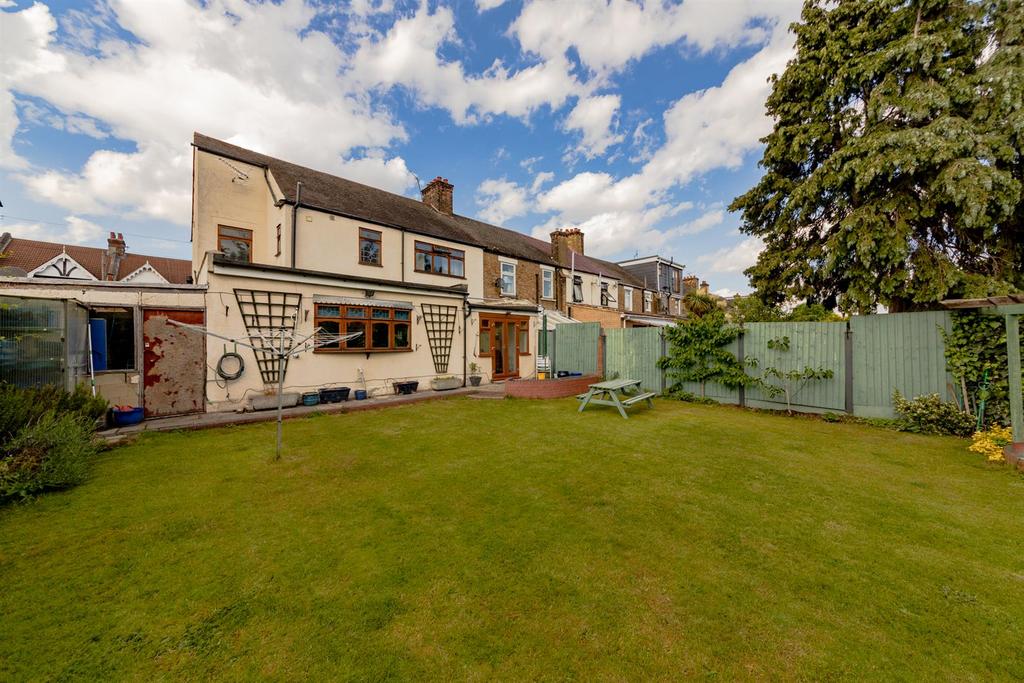 Central Park Road, London 5 bed end of terrace house for sale £750,000