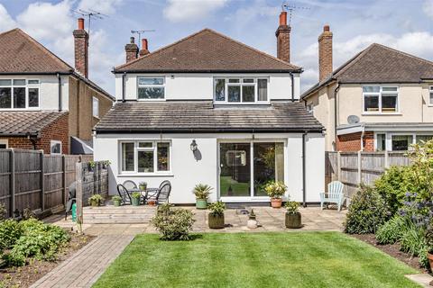 3 bedroom detached house for sale, Hollies Avenue, West Byfleet