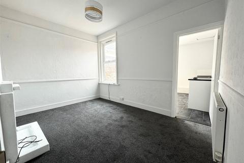 2 bedroom house to rent, Dunbar Road, Southsea