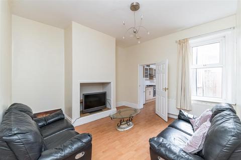 2 bedroom flat for sale, Dinsdale Road, Sandyford, Newcastle Upon Tyne