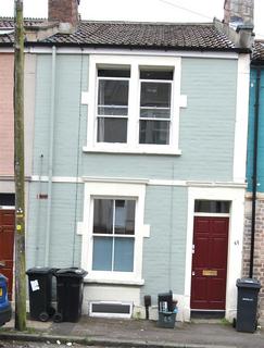 2 bedroom maisonette to rent, St. Lukes Crescent, Bristol