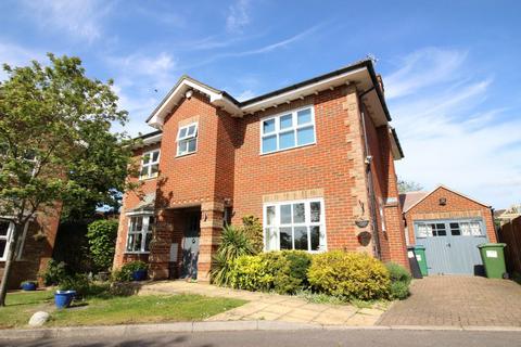 4 bedroom house to rent, Wilcot Close, Oxhey