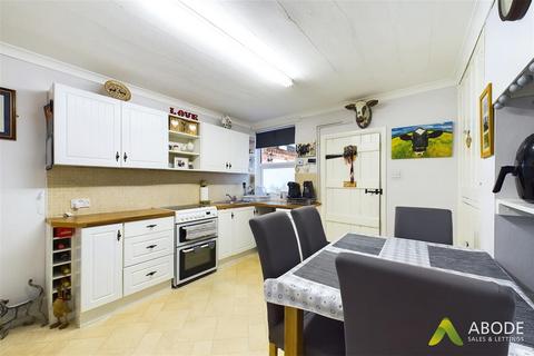 7 South View, Uttoxeter, ST14 7LA
