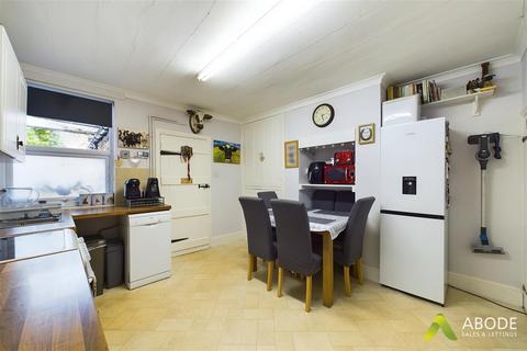 7 South View, Uttoxeter, ST14 7LA