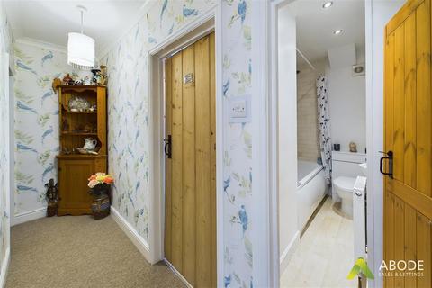 7 South View, Uttoxeter, ST14 7LA