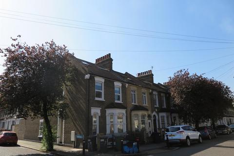 1 bedroom in a house share to rent, Alloa Road, Deptford
