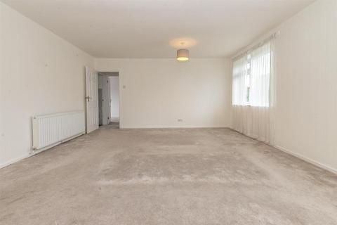 2 bedroom apartment for sale, Charlton Drive, Sale