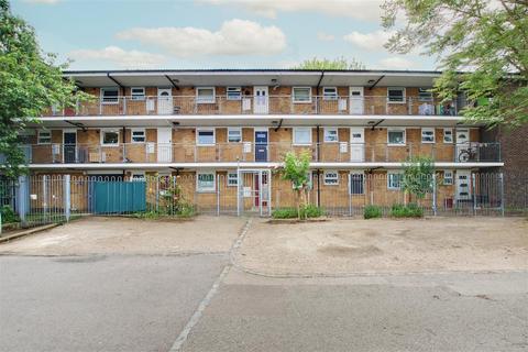2 bedroom flat for sale, Ramney Drive, Enfield