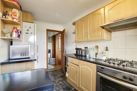 2 bedroom flat for sale, Ramney Drive, Enfield