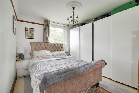 68 Ramney Drive, Enfield, EN3 6DU