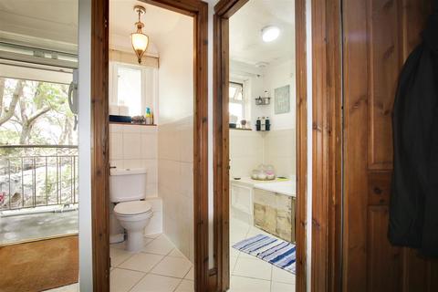 68 Ramney Drive, Enfield, EN3 6DU