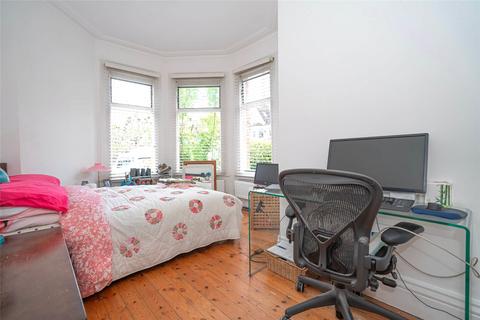 2 bedroom maisonette for sale, Park Avenue North, London., N8