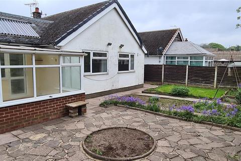 2 bedroom detached bungalow to rent, Three Fields Close, Congleton