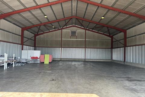 Warehouse to rent, Blackley Lane, Great Notley CM77