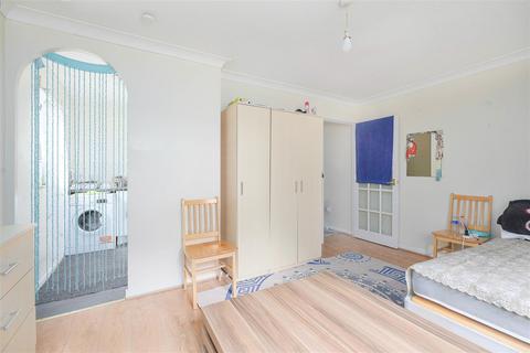 1 bedroom apartment for sale, Bridlington Road, London