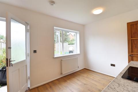 3 bedroom terraced house to rent, Maysent Avenue, Braintree