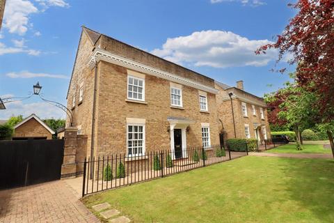5 bedroom detached house for sale, Petworth Close, Great Notley, Braintree