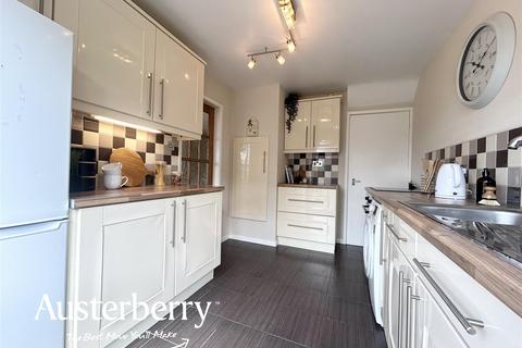 3 bedroom townhouse for sale, Heyburn Crescent, Stoke-On-Trent ST6