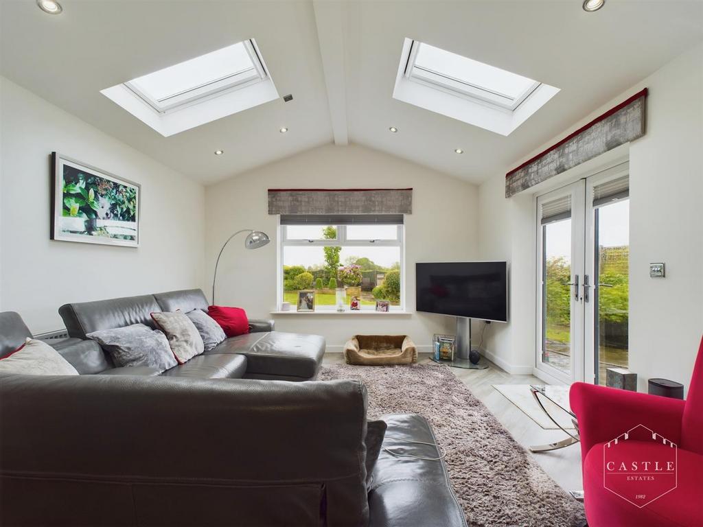 OPEN PLAN LIVING KITCHEN   Living Area