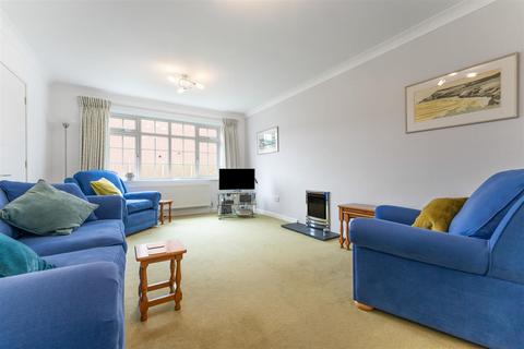 4 Chetland Croft, Solihull, B92 0PT