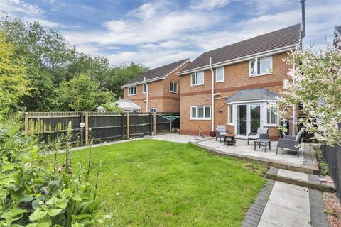 4 bedroom detached house for sale, Ascot Road, Oswestry